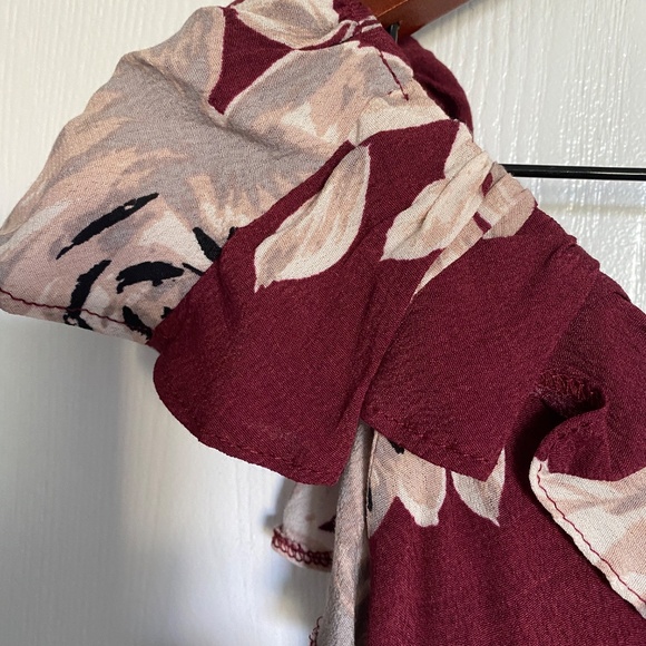 Le Chateau Burgundy Floral Dress - Picture 4 of 6